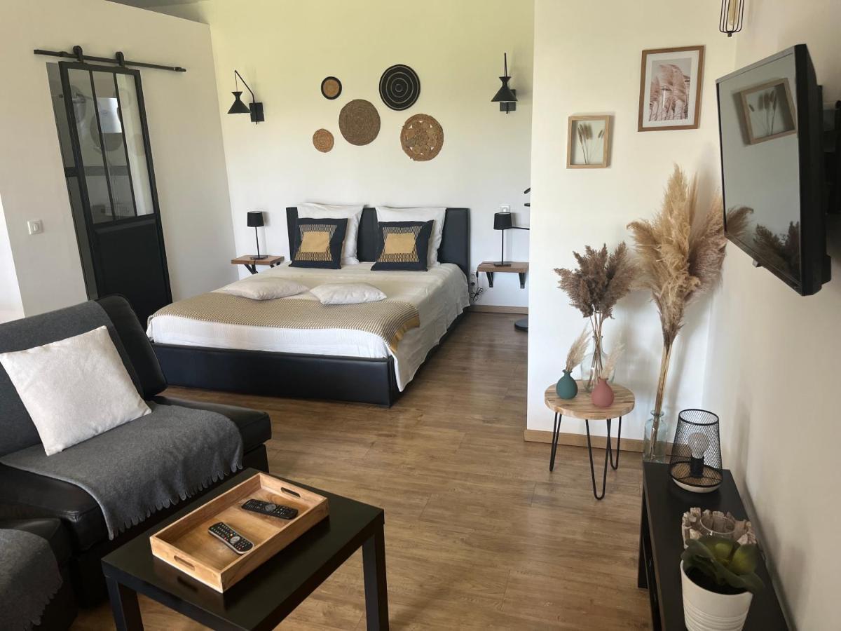 Gites Dans Mas En Pierres Robion en Luberon Екстериор снимка