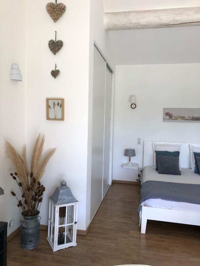 Gites Dans Mas En Pierres Robion en Luberon Екстериор снимка