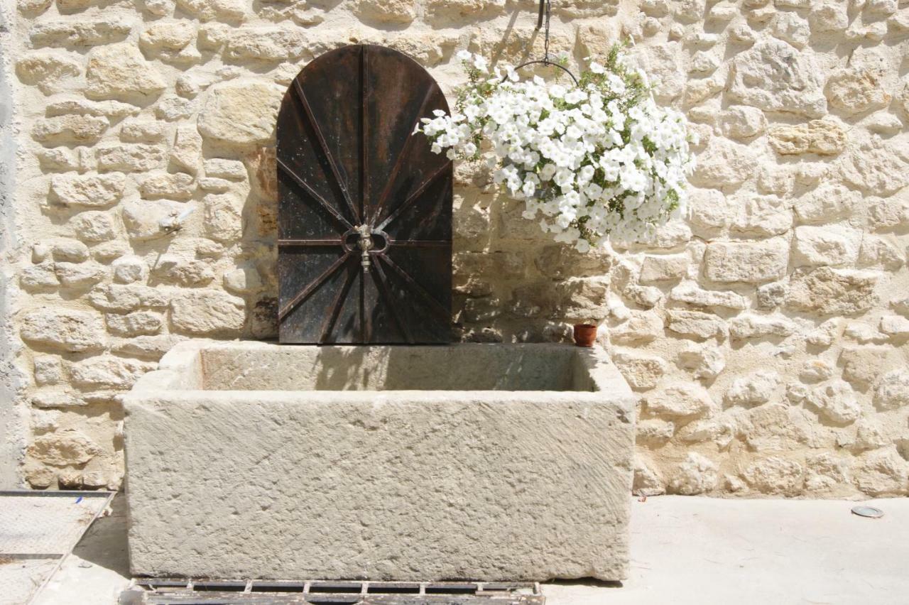 Gites Dans Mas En Pierres Robion en Luberon Екстериор снимка
